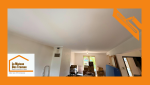 Enduit traditionnel appliqué à la main pour un plafond rénové à Venelles. Chantier supervisé par Laurent Nemer, La Maison Des Travaux.