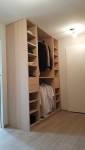 Dressing sur mesure en appartement penderie et étagères