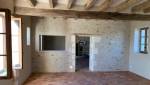 Tomettes anciennes sous poutres et lambris maison