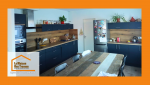 Nouvelle cuisine à Ste Bazeille : design bois et noir, implantation pratique et esthétique, rénovation signée La Maison Des Travaux Marmande.
