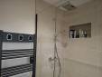  Douche et radiateur de salle de bain après rénovation - Tramoyes 01390