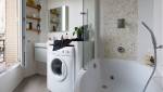 Petite baignoire avec douche micro appartement