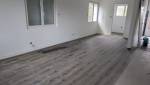 PENDANT Pose du sol en PVC effet bois