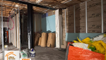 avant après rénovation cuisine, cuisine agence sur-mesure, finitions cuisine haut de gamme, passage secret intérieur, La Maison des Travaux Moûtiers