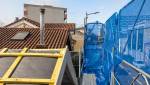 Chantier de rénovation de toiture en cours