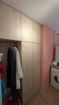 Placard sur mesure terminé – rangement optimisé salle d’eau rénovée