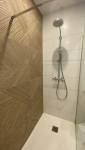 Création d'une salle de bain, carrelage texturé à La Madeleine 