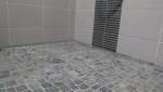 Rénovation de la salle de bain à Rodez avec un revêtement peu glissant