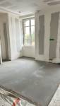  Place vue 2 + plancher béton refait – Nouvelle disposition de l’espace avec le plancher béton remis à neuf.
