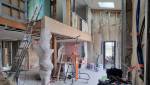 Montages de poutrelles et IPN lors des travaux de restructuration intérieure du loft à Pleyben (29190)
