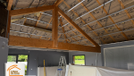 plafond cathédrale sur mesure, coaching travaux Albertville, sélection artisans qualifiés, rénovation intérieure montagne, intérieur lumineux et spacieux