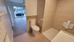 La salle de douche ouverte sur la chambre