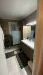 Douche moderne accessible La Maison Des Travaux Ales