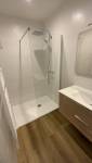 Salle de bain moderne La Maison Des Travaux Ales