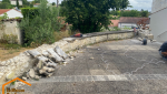 PENDANT Muret en pierre et béton dégradé
