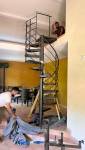 Installation escalier helicoïdal