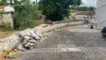 PENDANT Muret en pierre et béton dégradé