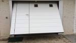 Porte de garage motorisée basculante