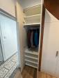Penderie dans un placard aménagé sous l'escalier - Nantes 44
