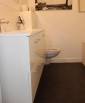 Salle de bain moderne bien optimisée