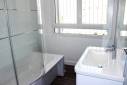 Pose de carrelage de salle d ebain effet parquet bois