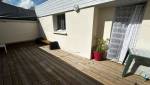 Terrasse bois finalisée, idéale pour profiter d’un espace extérieur agréable et facile d’entretien.