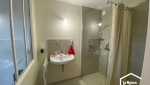 APRES - Création d'une salle de bain avec douche et vasque