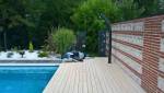 Rénovation complète d’une piscine avec terrasse en bois composite – Biarritz