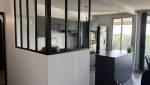 Rénovation finie avec verrière d’atelier dans une maison à Bruz