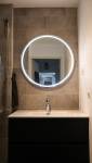Changement du meuble vasque pour cette rénovation de salle de bain.à Toulouse