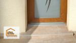 Transformation réussie à Vesoul : d’une porte bois vieillissante à une porte PVC élégante et performante grâce au réseau d’artisans sélectionnés.