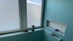 Fenêtre PVC, Isolation thermique, plaque hydro dans l'ensemble de la pièce 