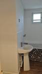 rénovation de salle de bain avec mise en peinture de la faïence murale 
