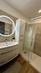 Salle de bain moderne douche La Maison Des Travaux Nimes