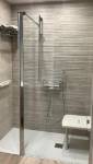 Aménagement de salle de bain PMR avec douche adaptée - Bourg-en-Bresse 01