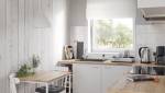 Lambris en PVC façon bois naturel en cuisine