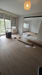 Fourniture et pose d'un parquet stratifié moderne et facile d'entretien