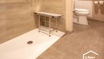 Salle de bain adaptée à une mobilité réduite et au handicap