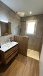salle de bain avec nouveau recever