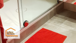 Carrelage moderne et receveur extra-plat : une rénovation technique et esthétique signée La Maison Des Travaux.