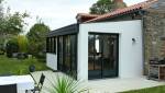 Extension bois vs extension maçonnée : quel choix pour agrandir sa maison ?