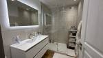 Salle de bain moderne La Maison Des Travaux Nimes