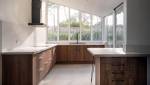  Une magnifique cuisine moderne et lumineuse ouverte sur le jardin
