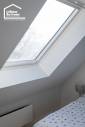 Aménagement d’une petite chambre avec grand Velux