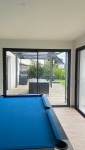 Intérieur avec baies vitrées