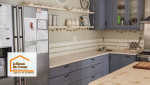 Une cuisine au charme breton modernisé, mise en valeur par La Maison Des Travaux Quimper – découvrez la transformation !