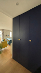 Meuble sur mesure conçu pour optimiser les rangements de l’appartement – Paris 17