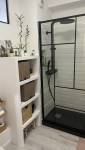 Salle de bain après rénovation douche a l'italienne