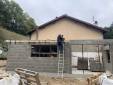 Travaux de Maçonnerie pour une réaliser une extension sur 2 niveaux, maison à Fontaines Saint Martin (69270) : élévation du premier niveau