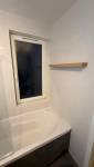 Travaux de rénovation de salle de bain avec isolation murale